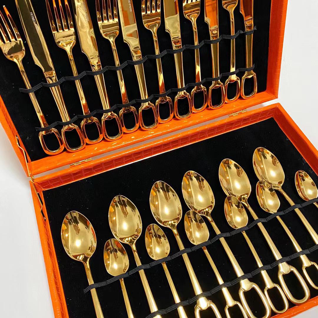 Hermes cutlery set for six people, Gold or Silver